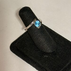 Spiral gemstone ring