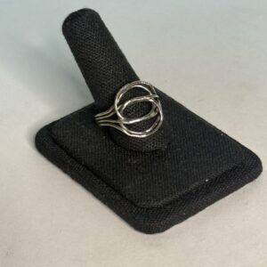 Looping ring
